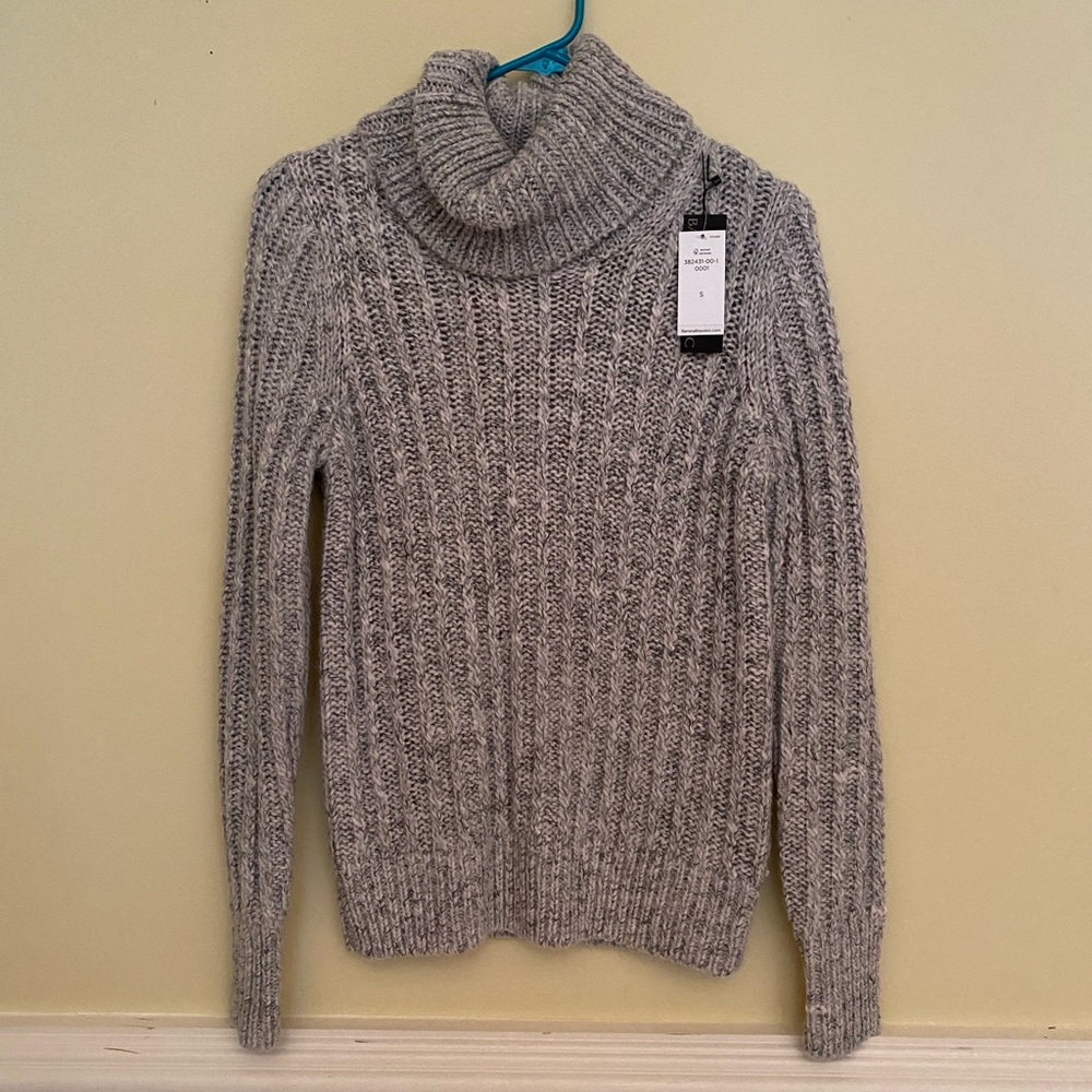 Banana Republic Gray Cable Knit Sweater